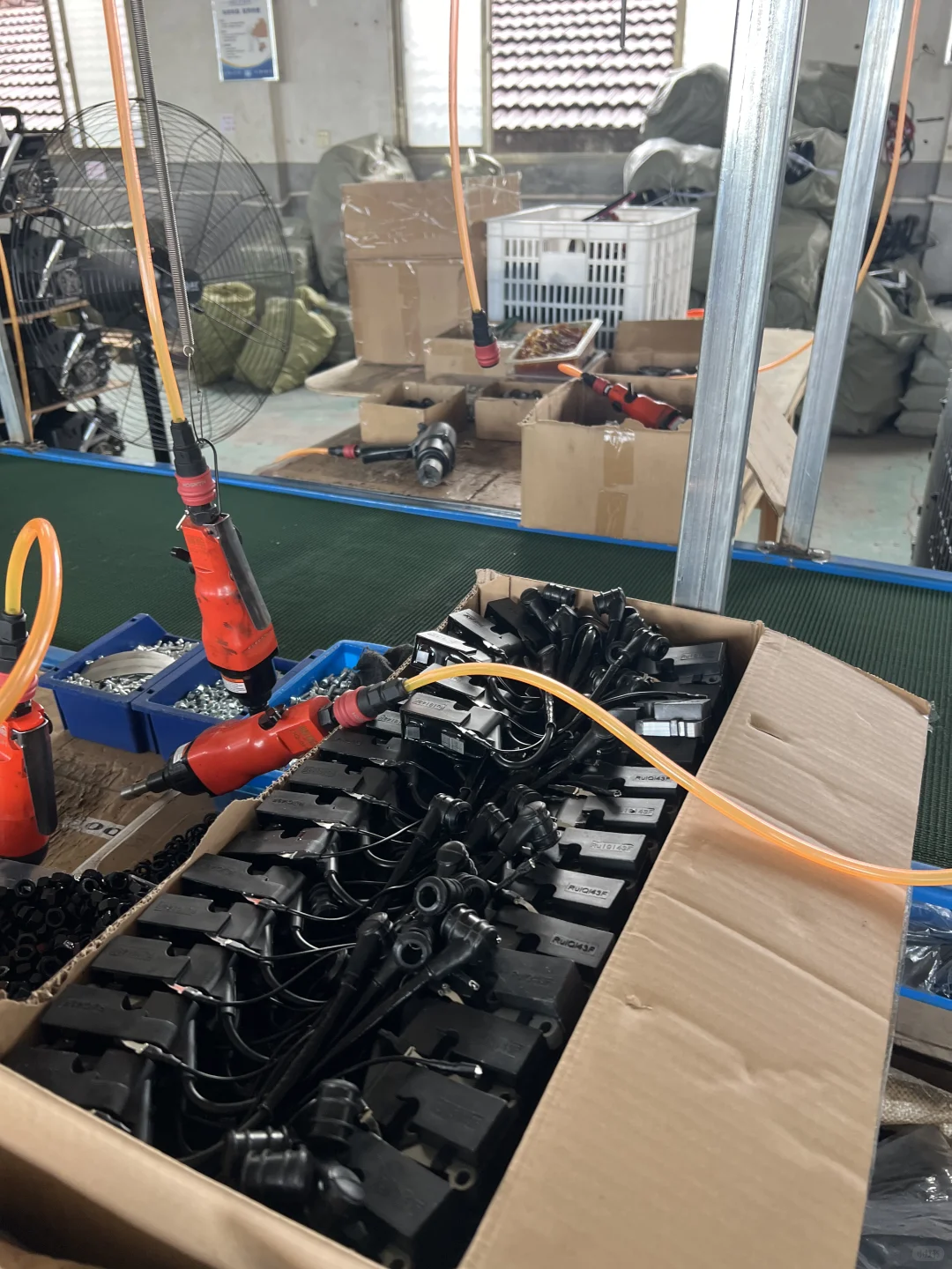 朋友厂里说这个品上半年发了30个柜？