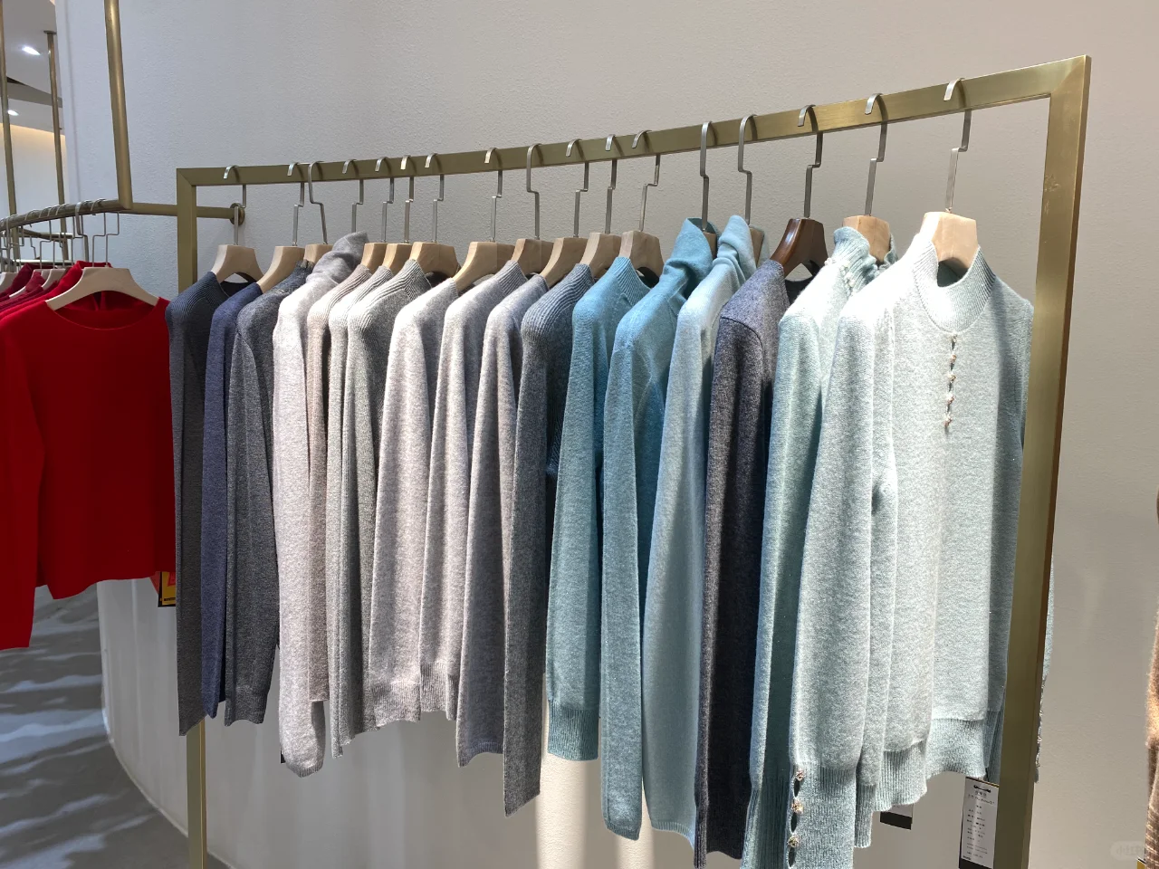 服装电商人开发新款式 怎么与工厂合作打样