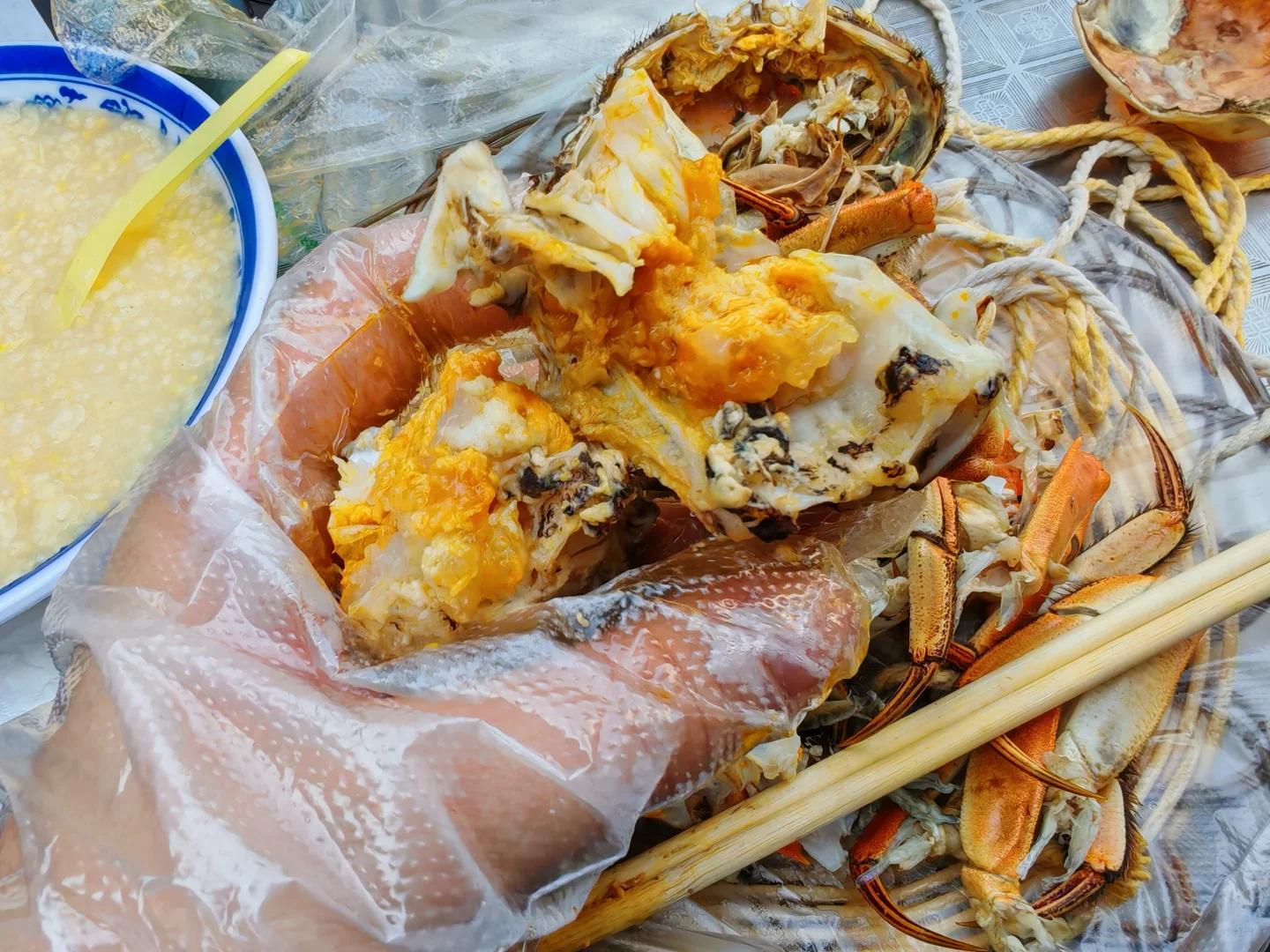 苏州山塘街菜市场吃新鲜现蒸大闸蟹