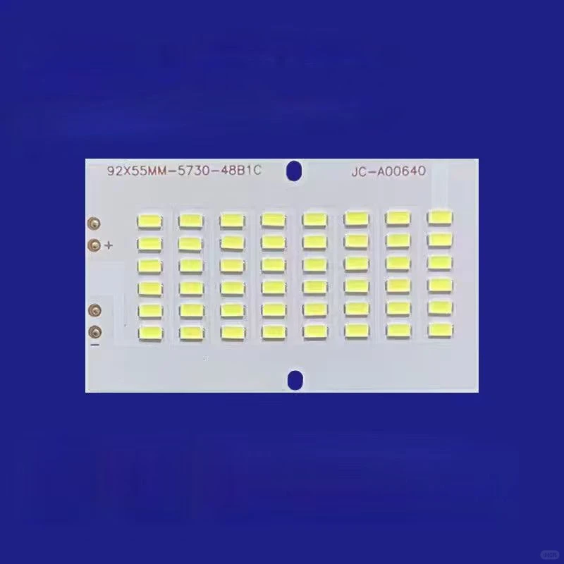 手工产品，贴片焊接。带辅助设备手工产品