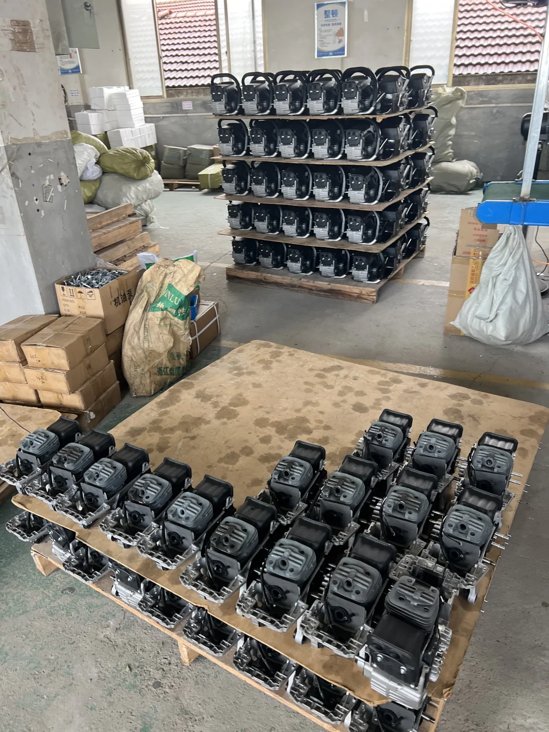 朋友厂里说这个品上半年发了30个柜？