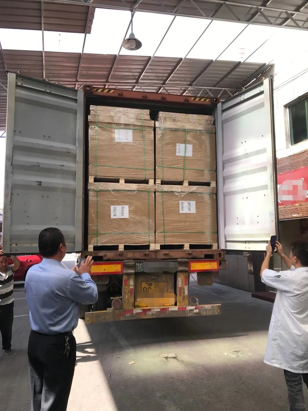 外贸创业第11年，年收入200W+