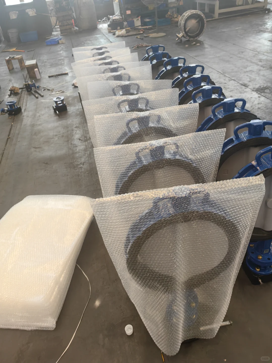 今天再走一批蝶阀