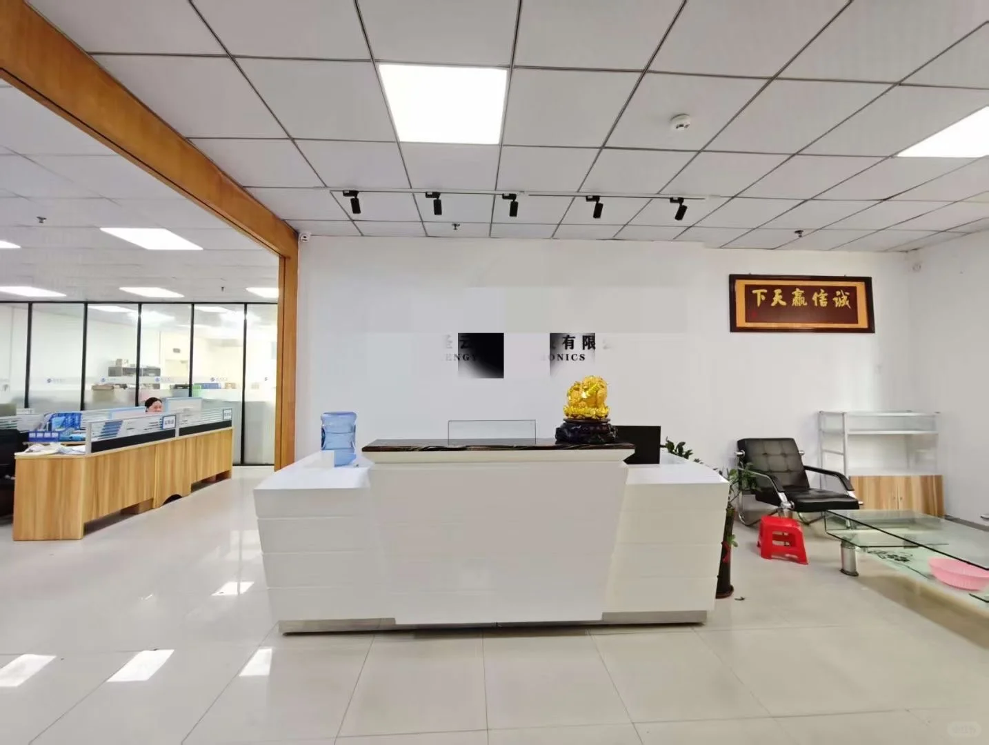 银田 西乡地铁口原房东直租 水电齐全