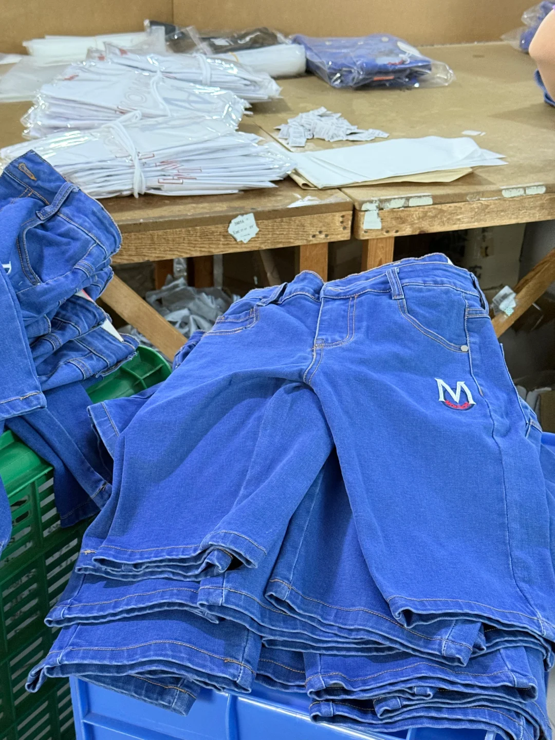 在成都！专业的外贸服装工厂！！