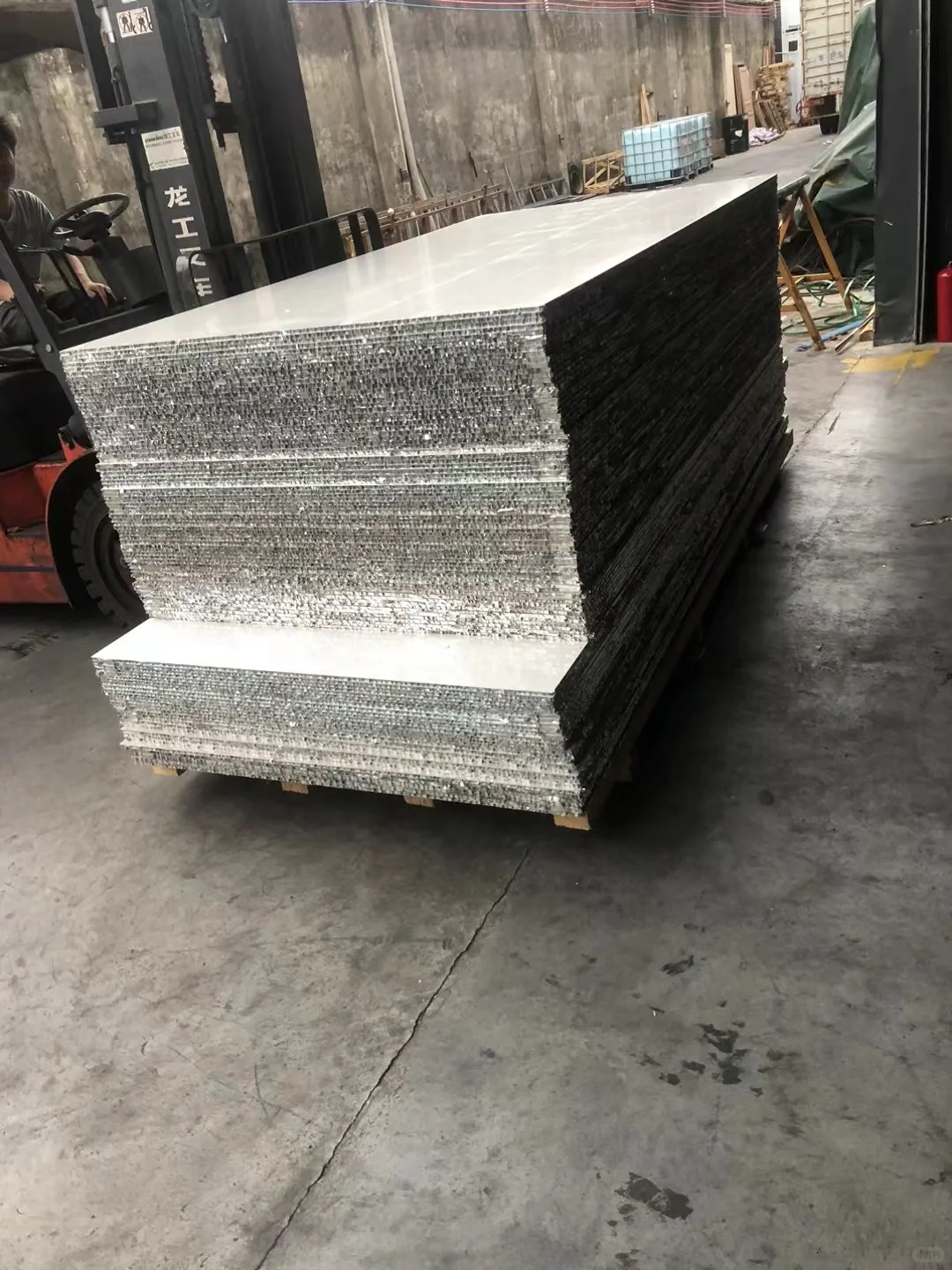 论如何吸引到蜂窝板采购商