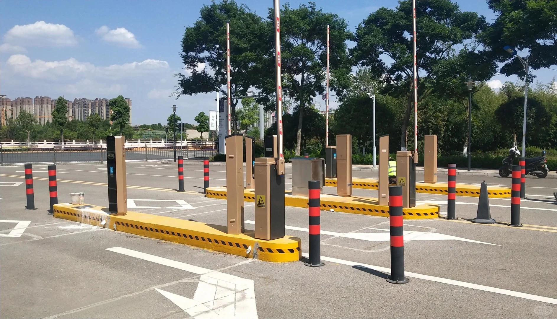 江门市安防监控，光纤熔接，网络布线道闸工程