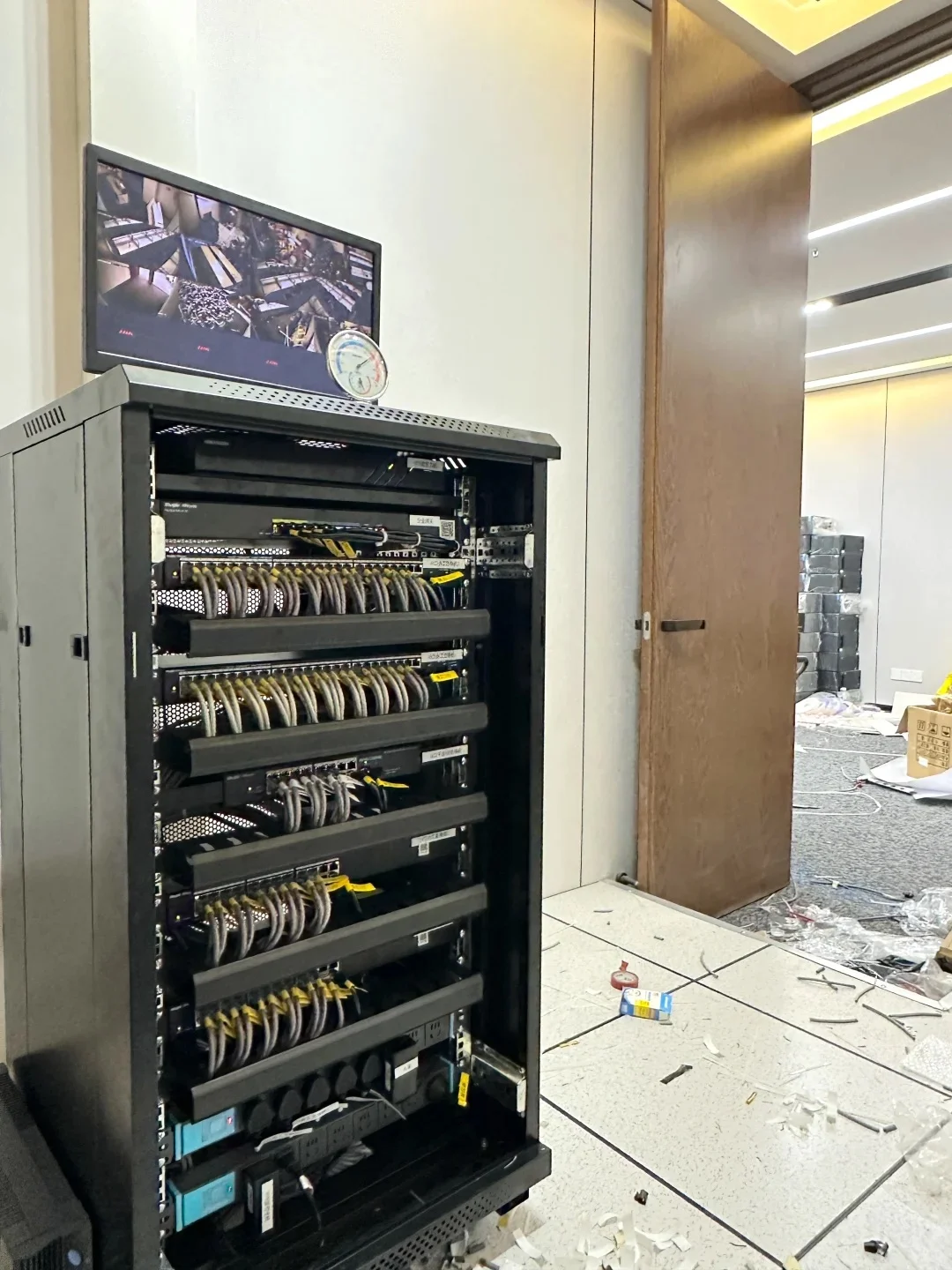 江门市安防监控，光纤熔接，网络布线道闸工程