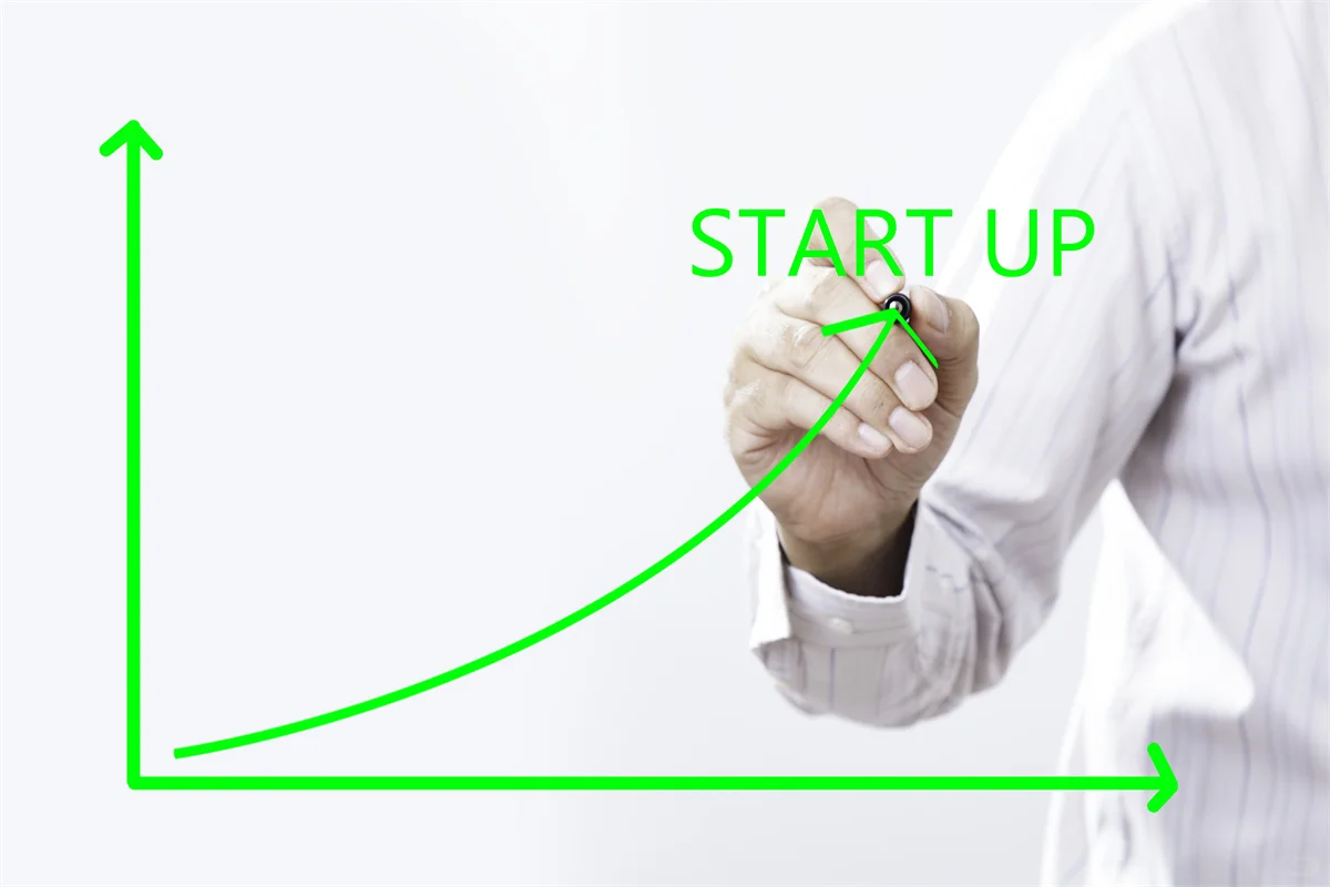 光伏发电原理揭秘：争议中的清洁能源