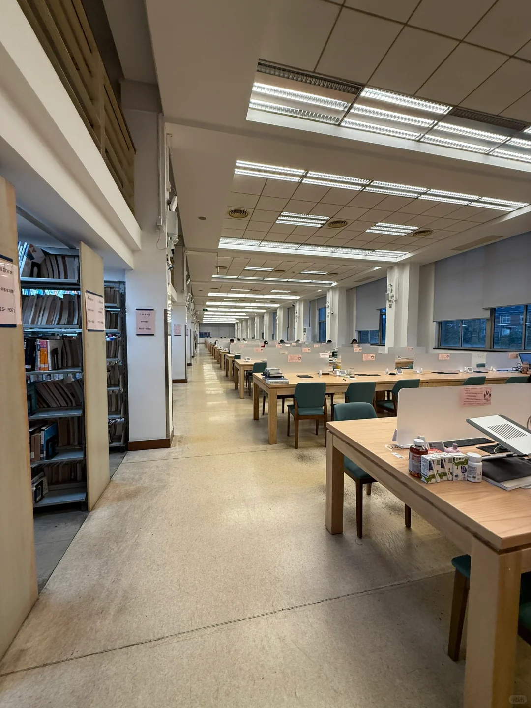 临近暑假的复旦大学文科图书馆