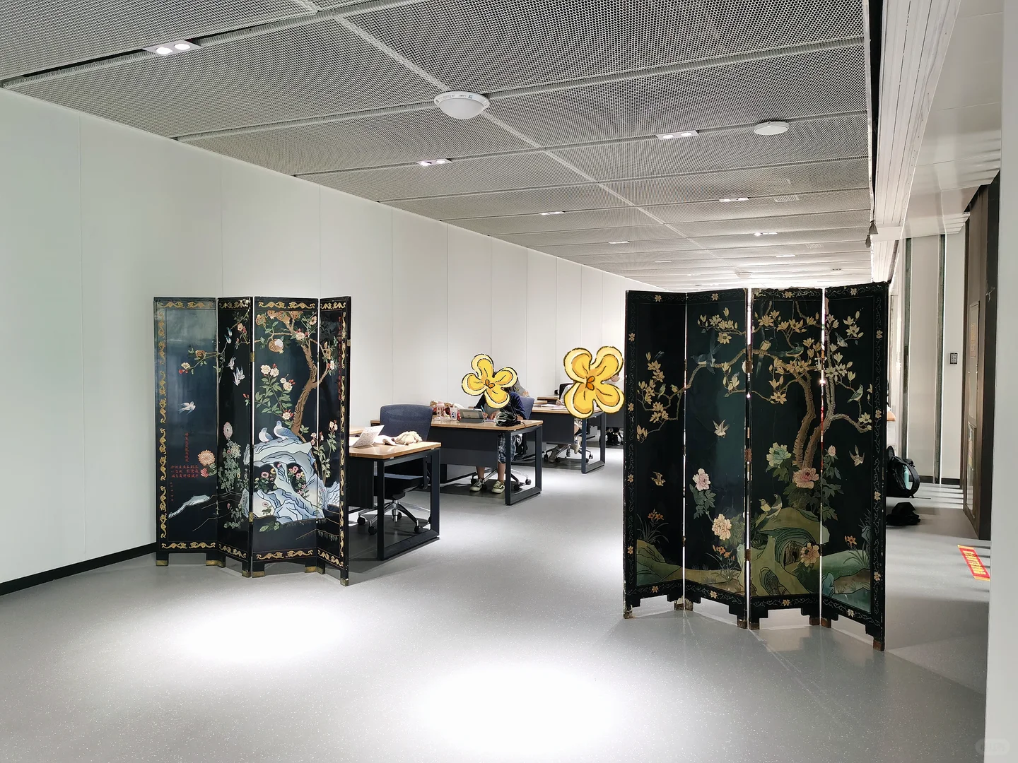 让我看看是谁家大学盖这么好的图书馆？