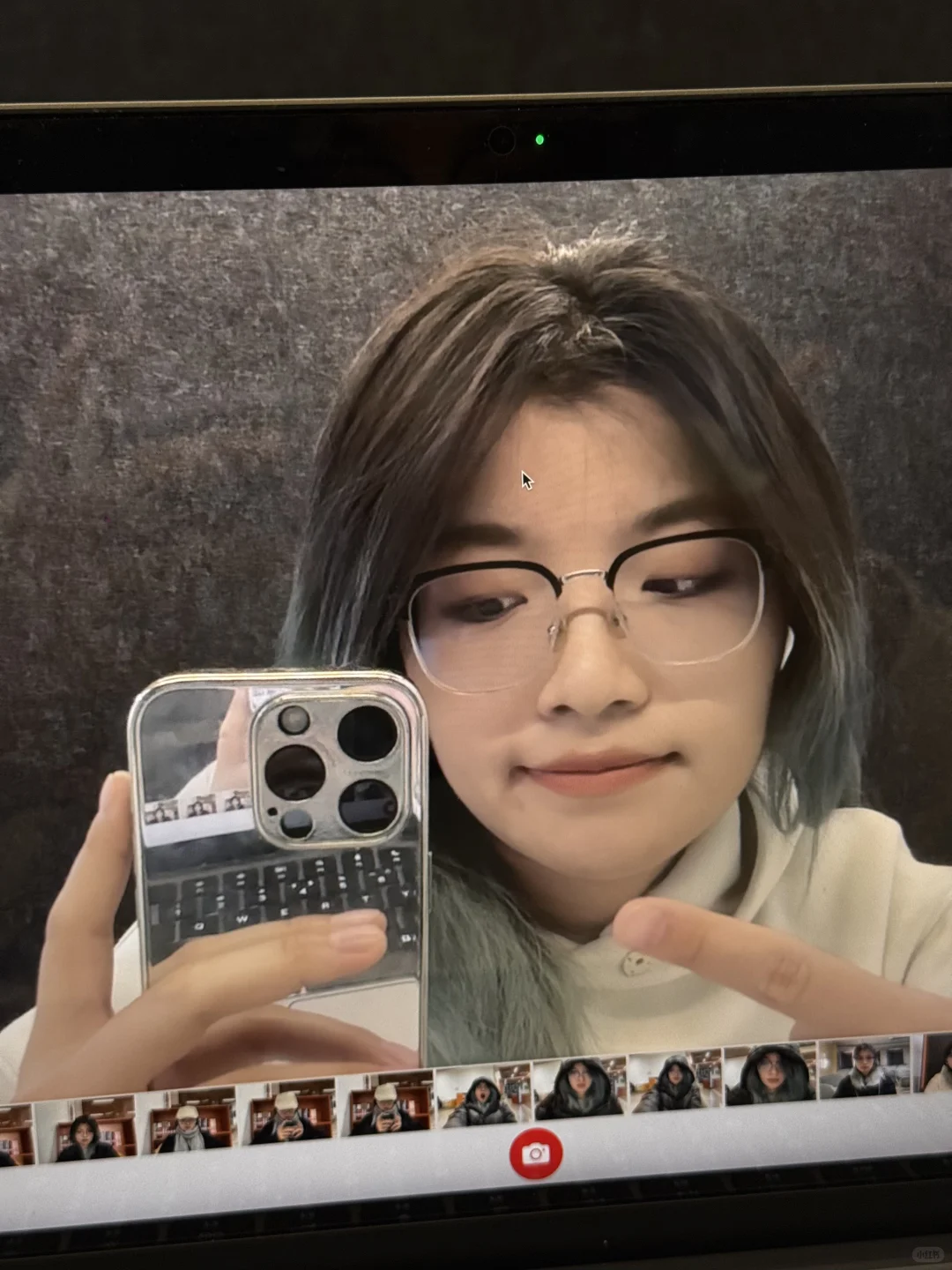 祝贺这位女士这些年第一次抢上图书馆静音仓