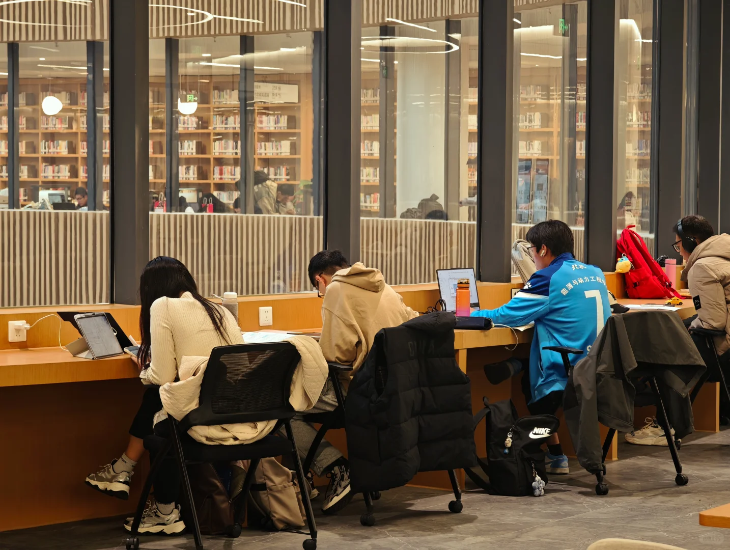 北航豪华图书馆！