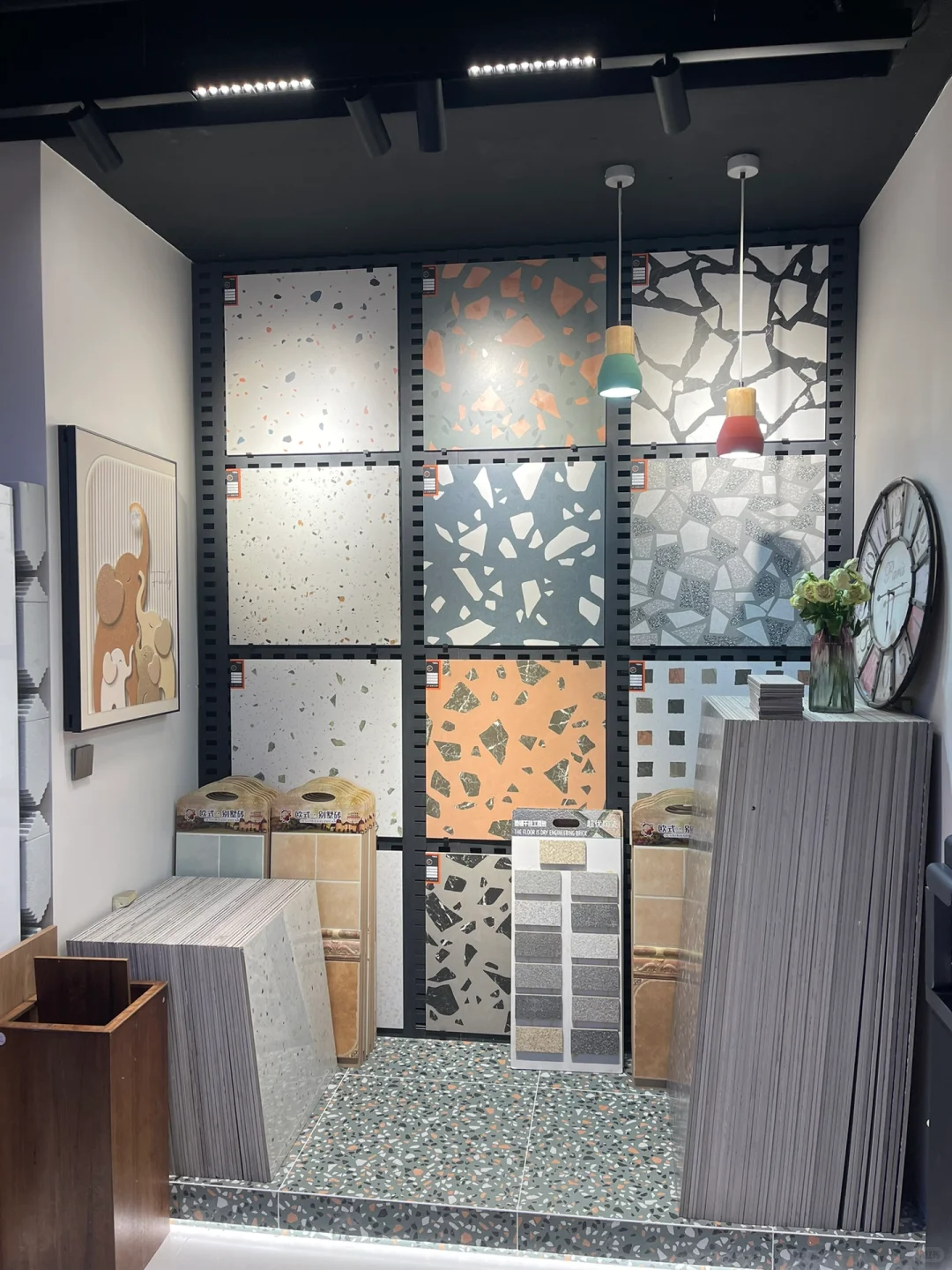 瓷砖展厅 库房批发 全屋定制