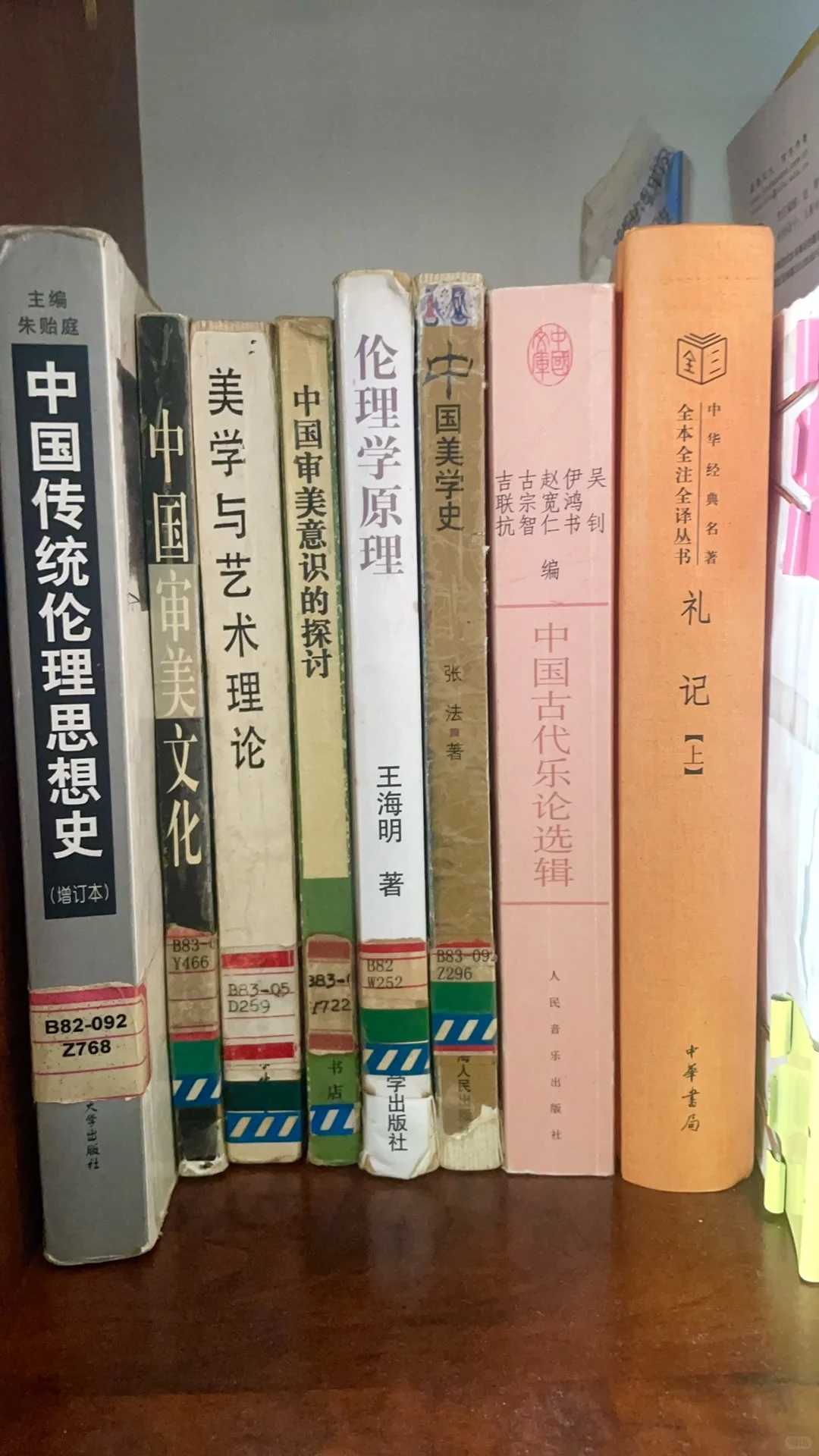 2025年12月的河北大学图书馆