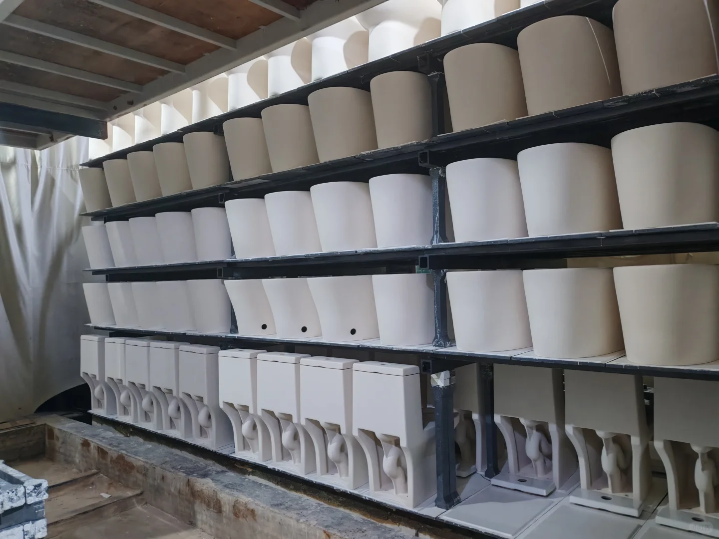 在潮州古巷——20年卫浴生产经验