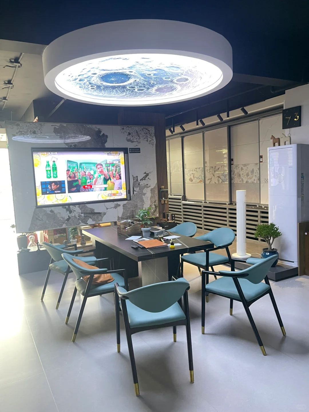 瓷砖展厅 库房批发 全屋定制