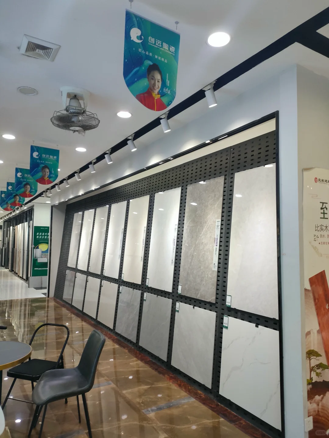 买瓷砖你找对地方了吗？强烈推荐宝藏仓库