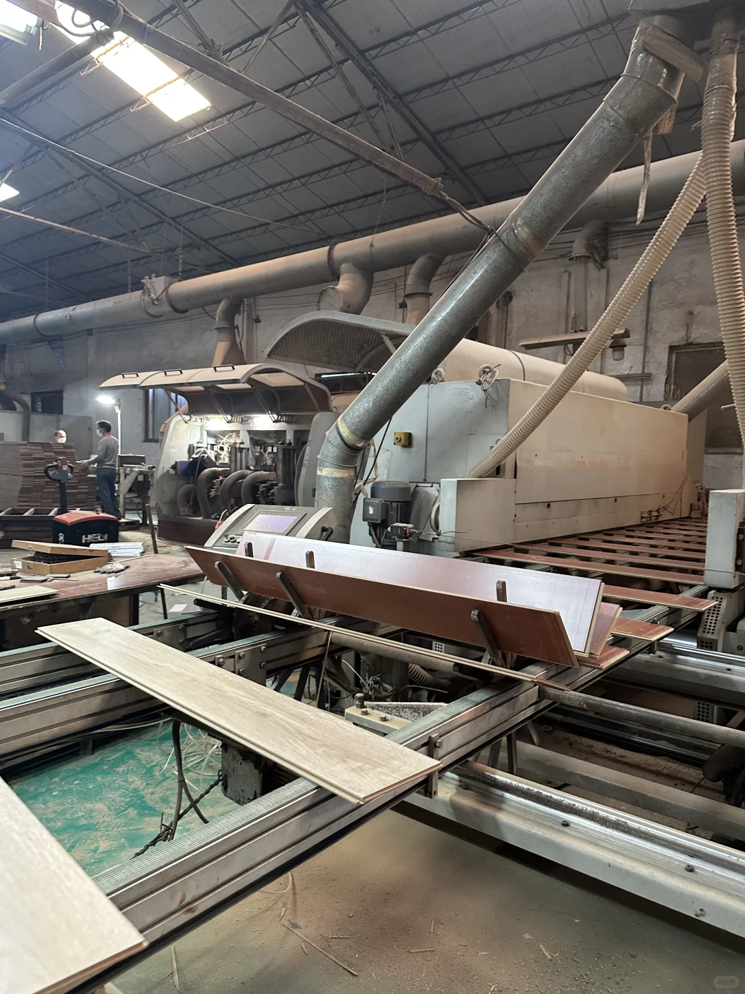 工程采购必看：如何把地板预算压缩30%？