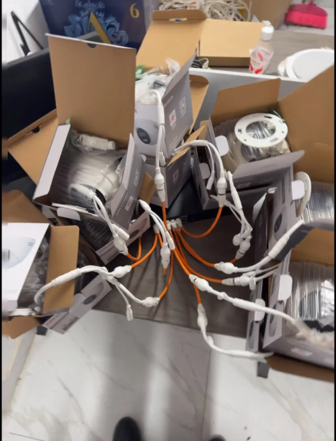 告别停车烦恼，守护车场安全——智能道闸+监控