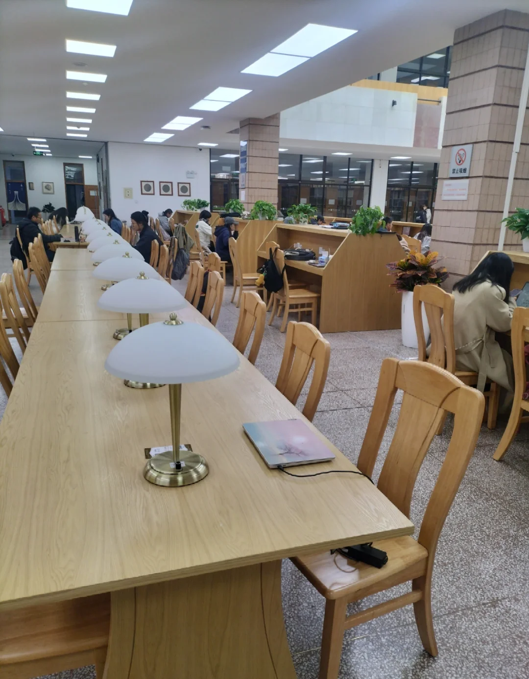 云大东陆图书馆的座位能不能复制到呈贡啊