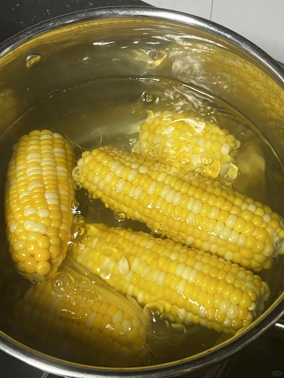 玉米今年滞销了?爸妈让我来卖…8.8一箱