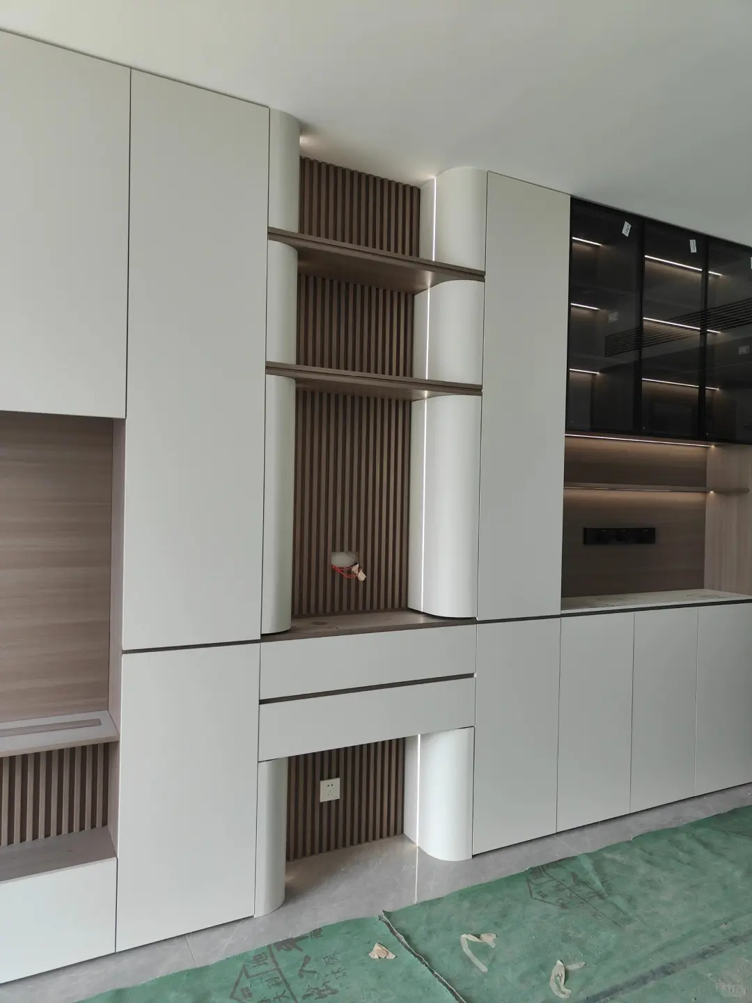 坐标：深圳光明580/平简约风安全下车