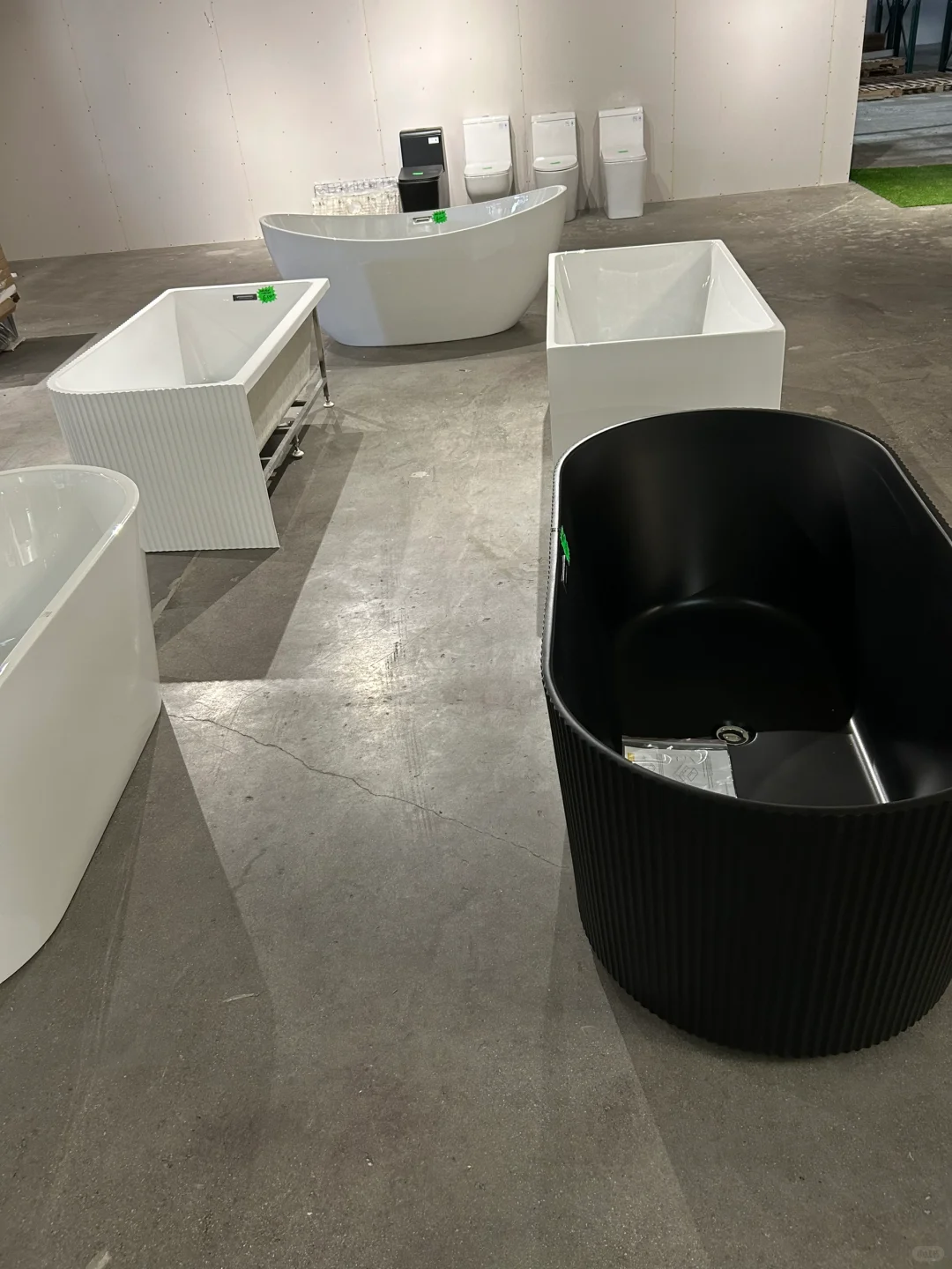 建材城新店开业 一件也是批发价