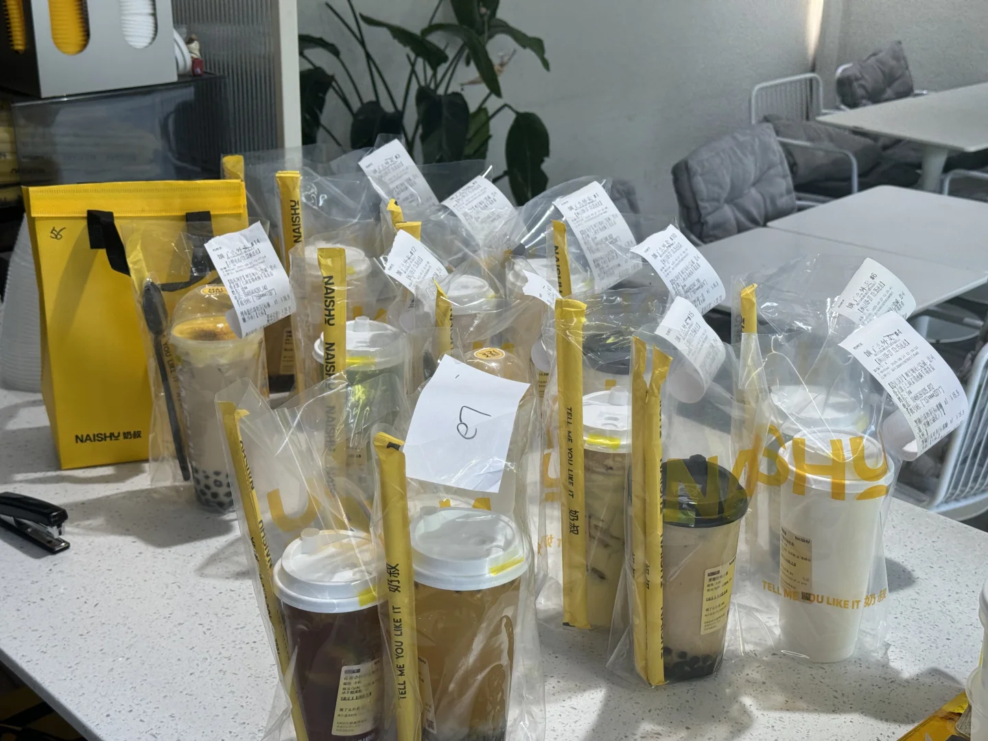 自创奶茶店节假日半天的营业额?