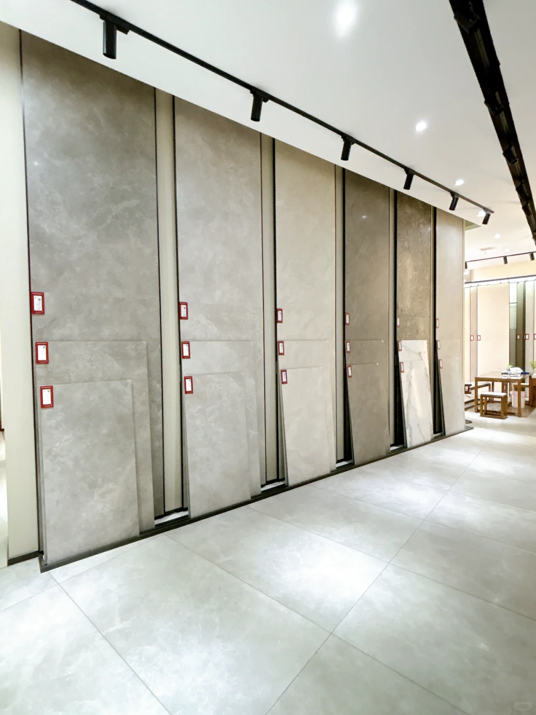 瓷砖批发仓储，你不可错过的羊毛！