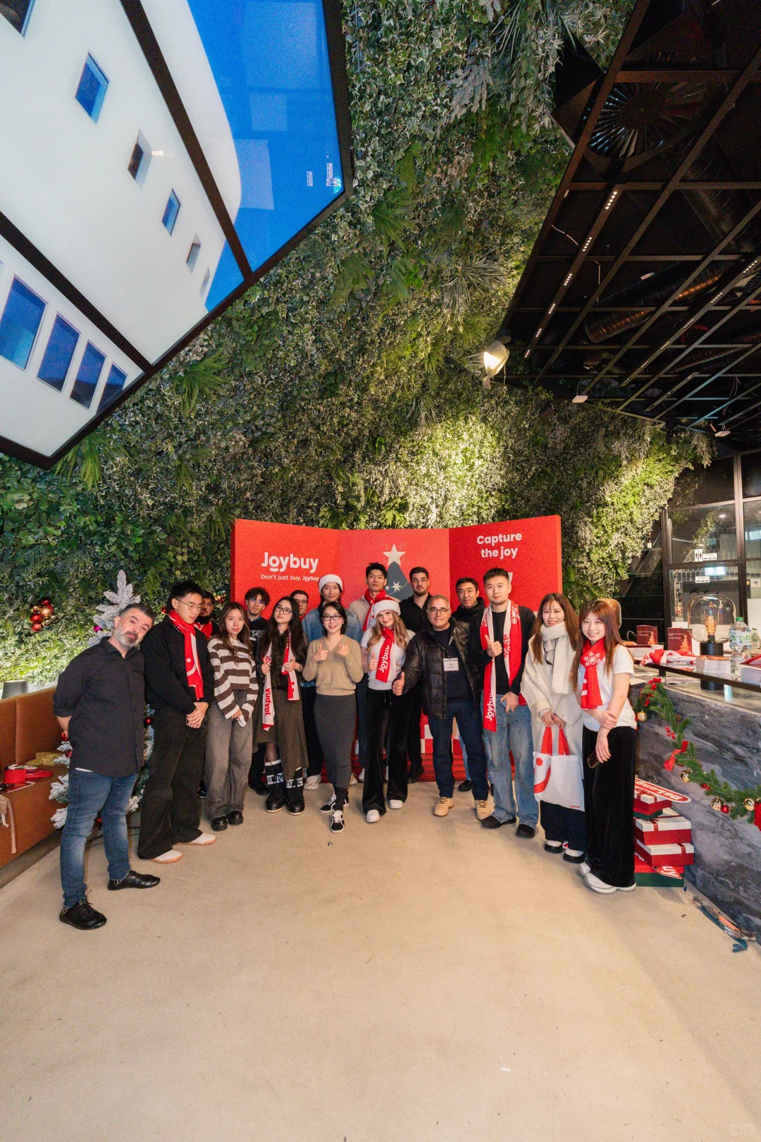 ??Joybuy圣诞快闪活动圆满举办?