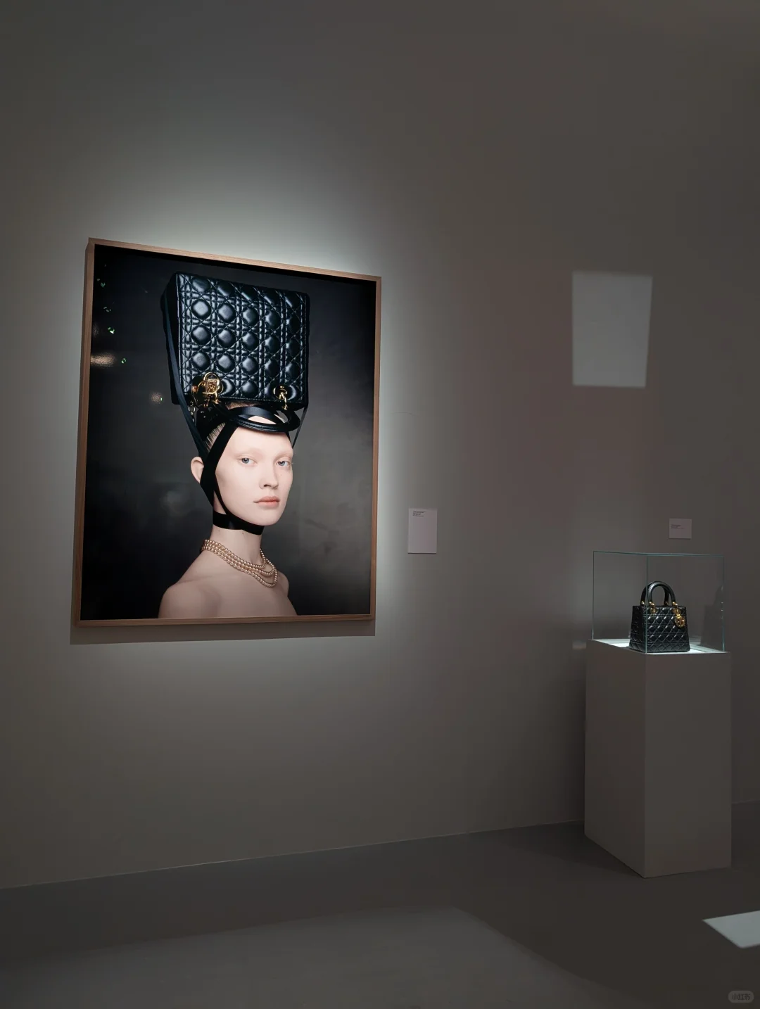 UBS x Dior高定展 | 在结构与流动之间