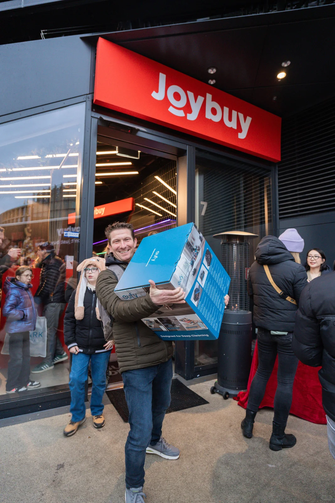 ??Joybuy圣诞快闪活动圆满举办?