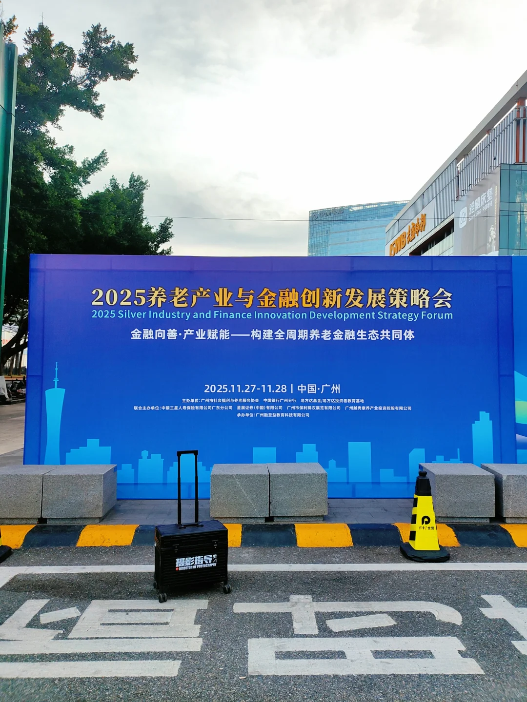 从毕业到商业摄影，我选择自由搞钱看世界