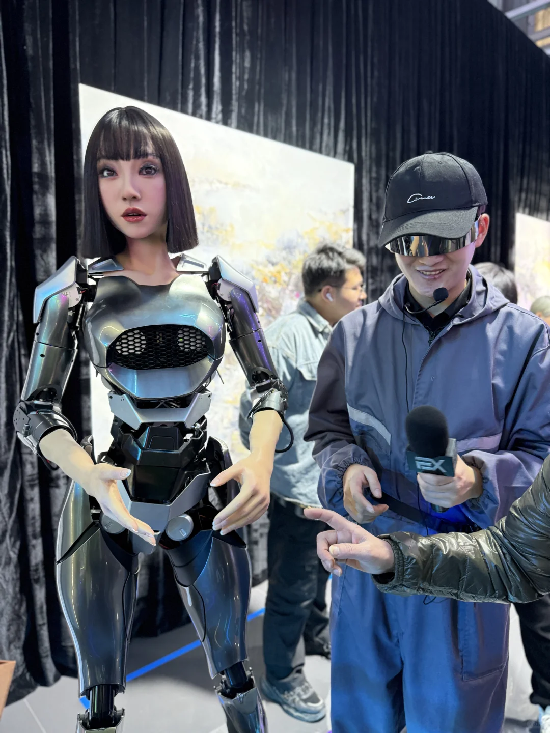 《人机共生》机器人博览艺术展