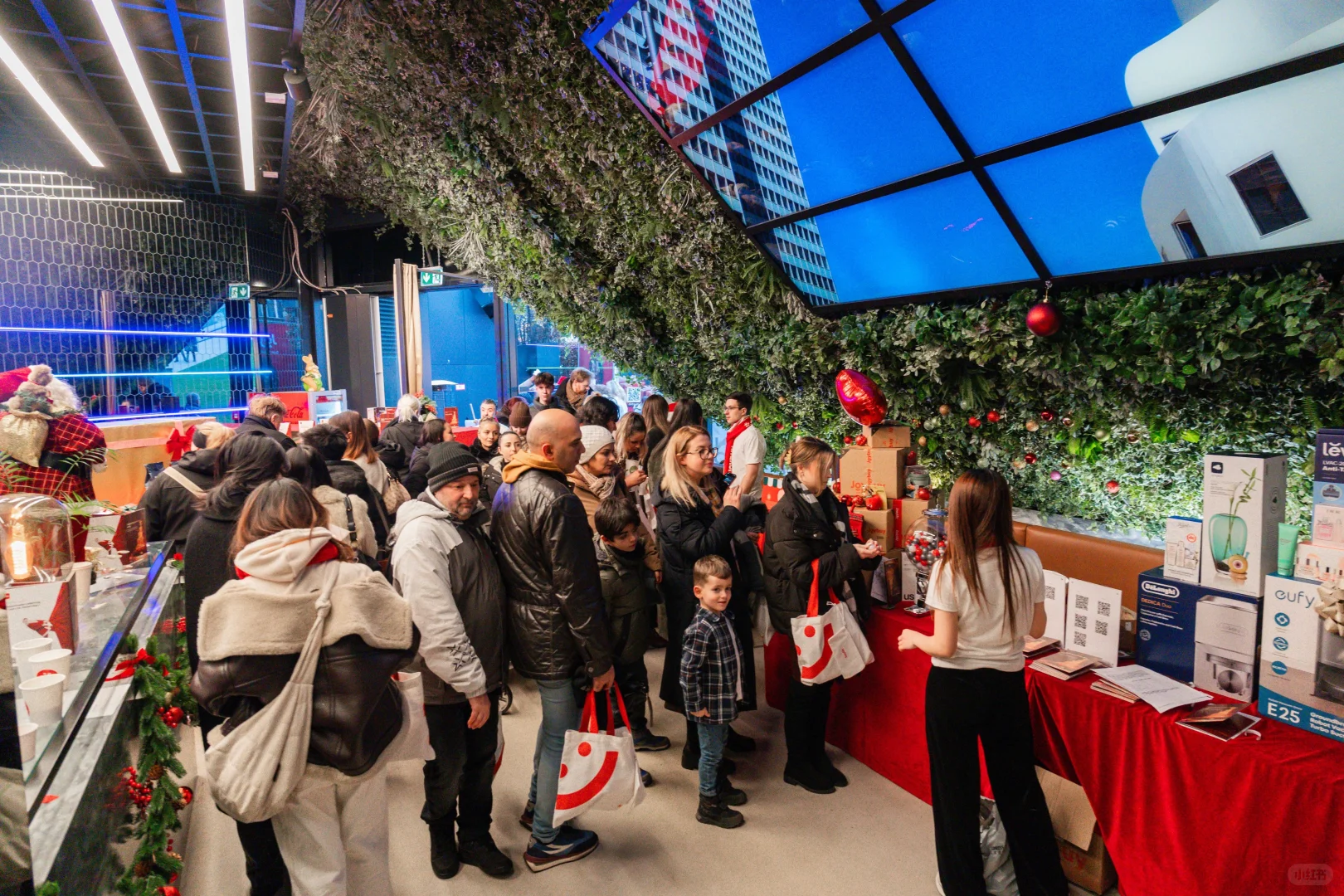 ??Joybuy圣诞快闪活动圆满举办?