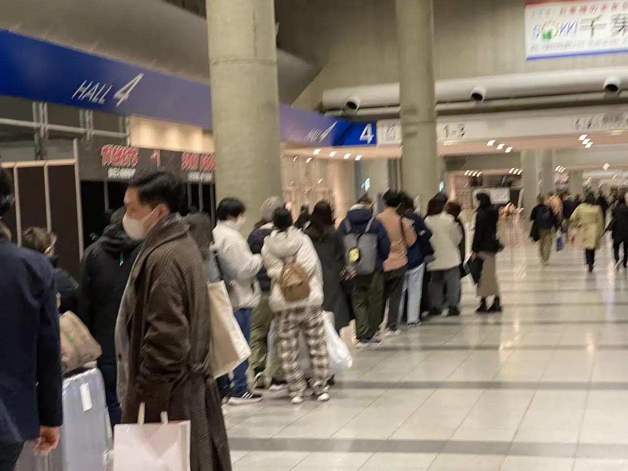 展会｜2025东京漫画展，昨晚人就已经开始排了