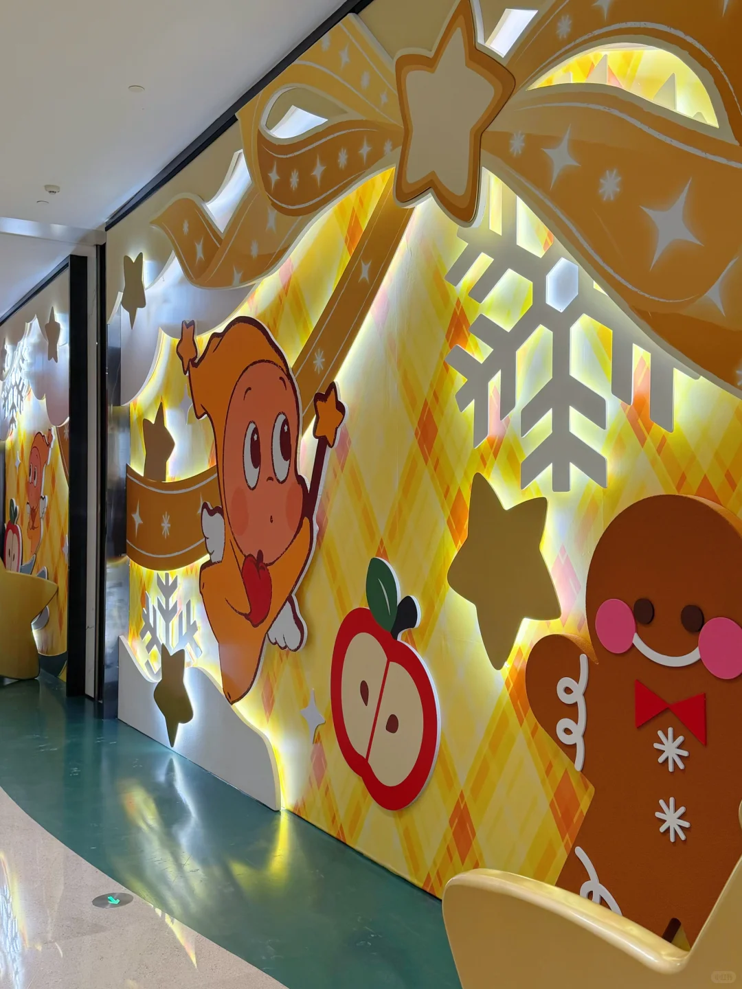 上海圣诞?新展?✨?U are Apple of My Eye