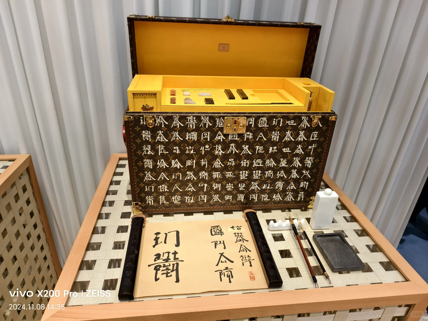 往年进博会上的包包们