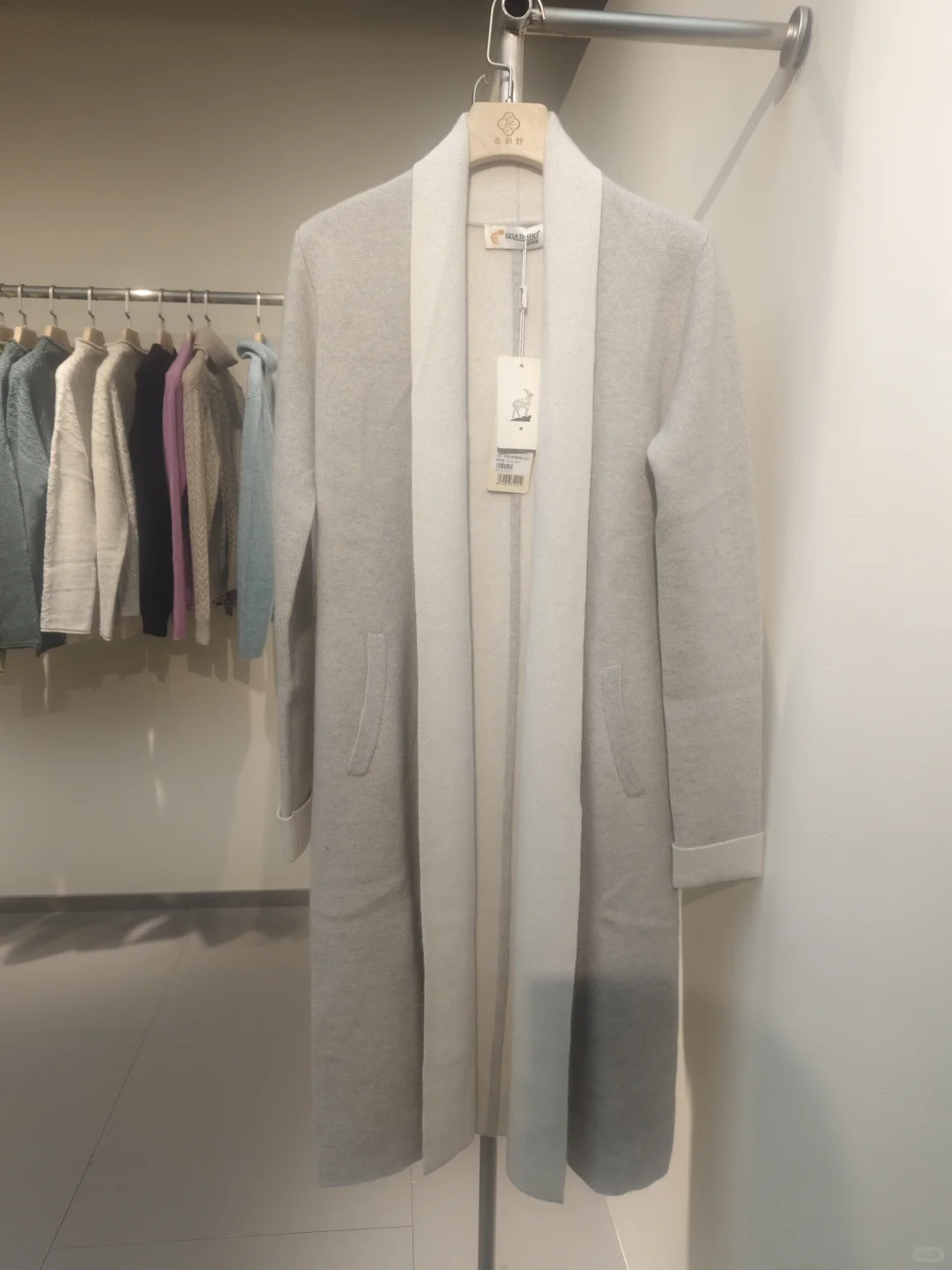 除了濮院，杭州还藏着老品牌羊绒工厂展厅