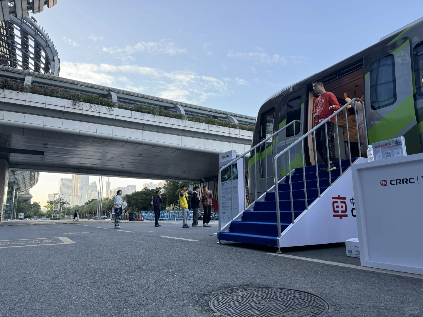 你这地铁列车怎么比高铁还高级？