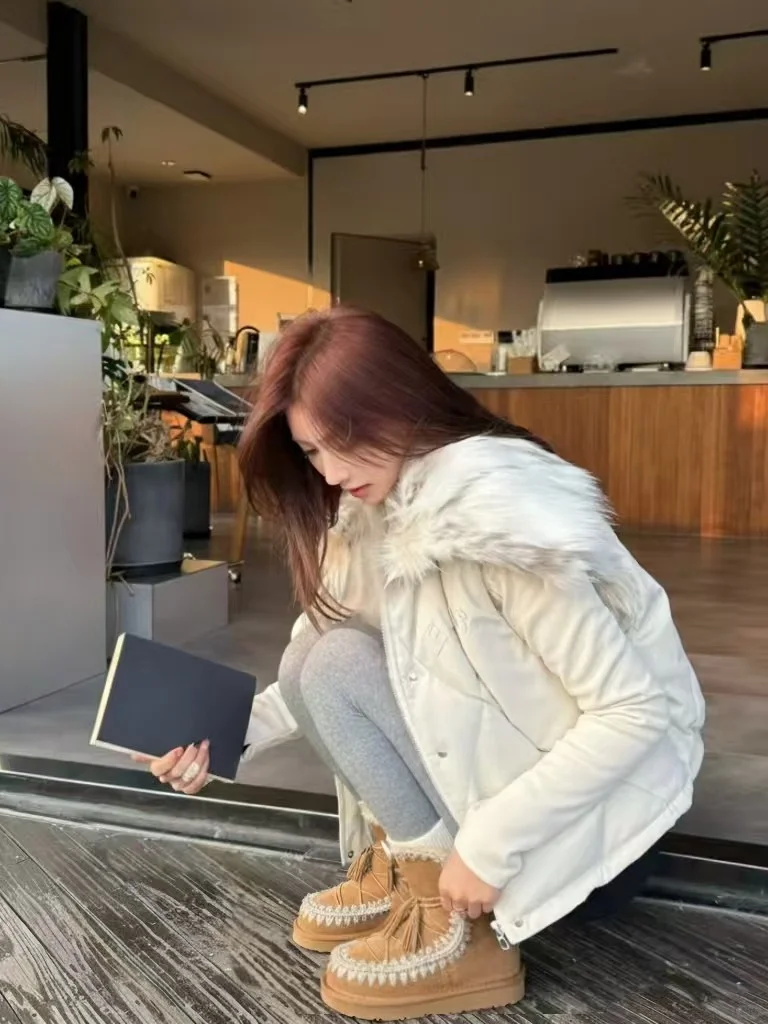 不愧是皮毛一体的靴子，好舒服❗❗