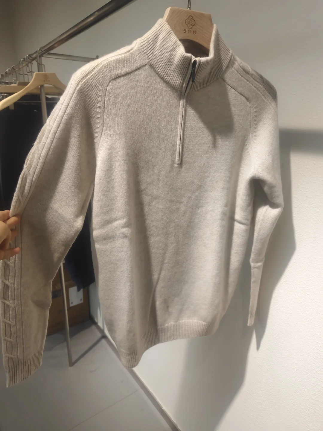 除了濮院，杭州还藏着老品牌羊绒工厂展厅
