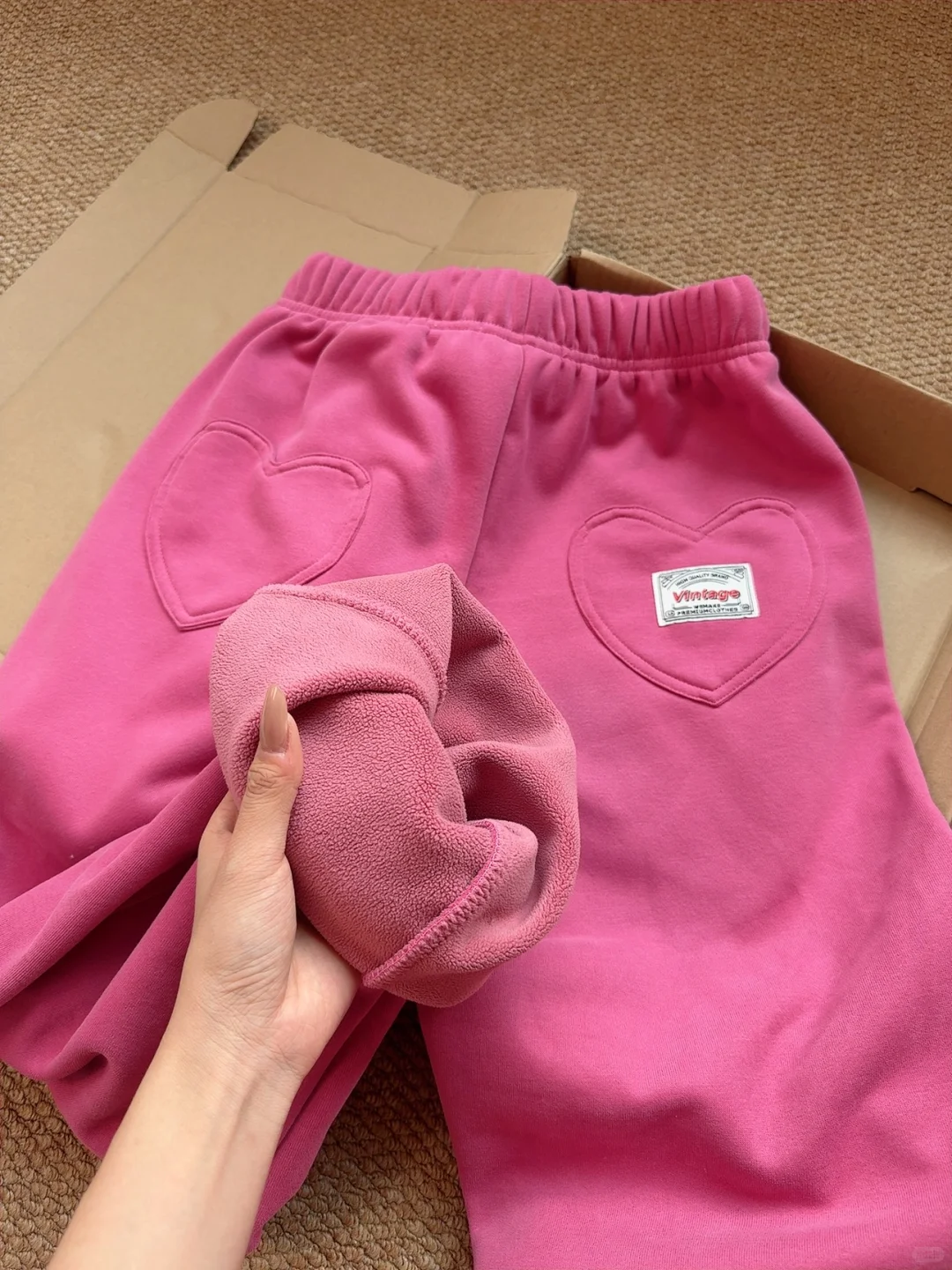 谁懂啊‼️这条树莓粉卫裤直接戳中我心巴‼️