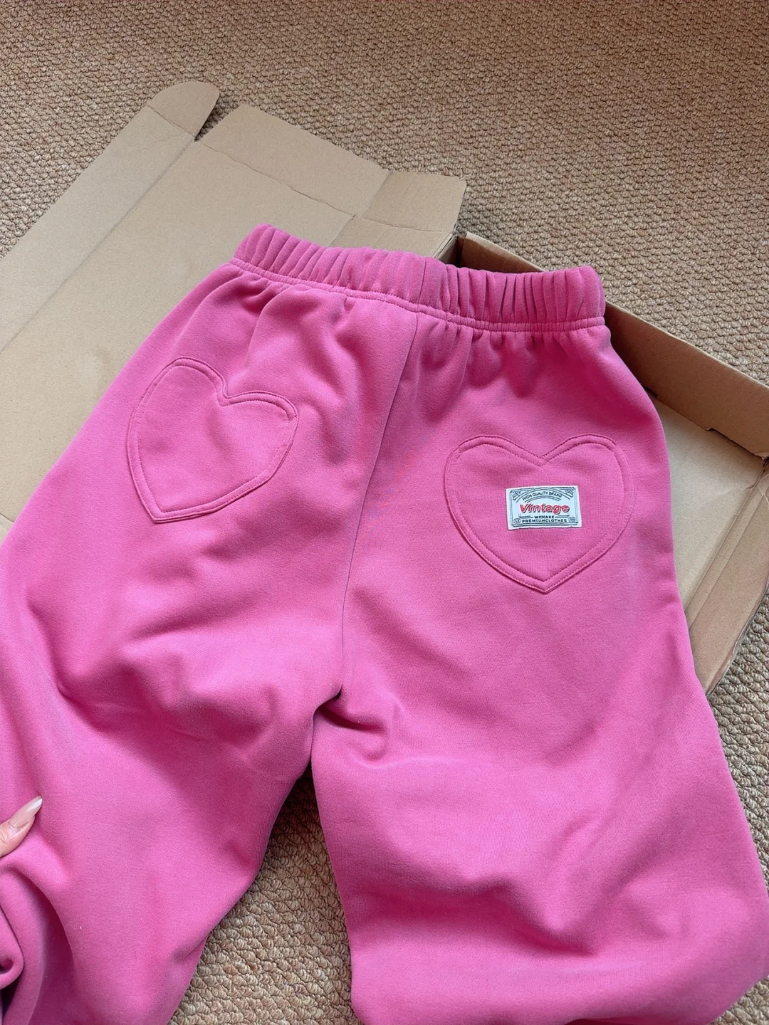 谁懂啊‼️这条树莓粉卫裤直接戳中我心巴‼️