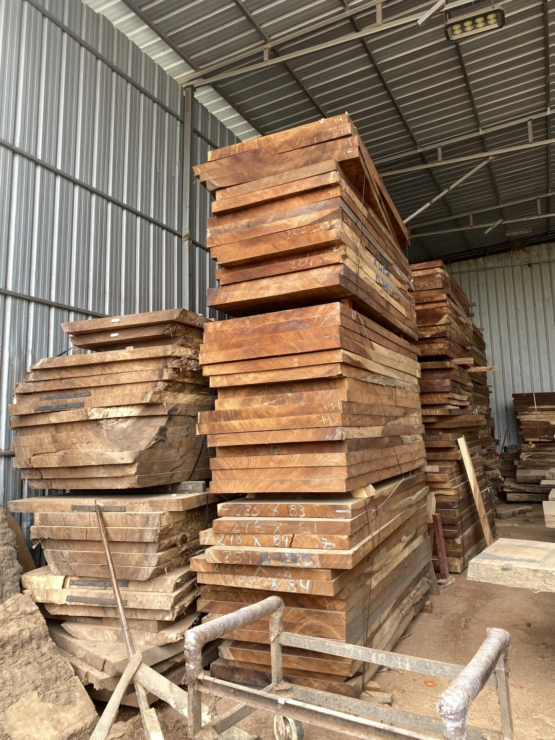 胡桃木实木源头工厂 一张皆是批发价！