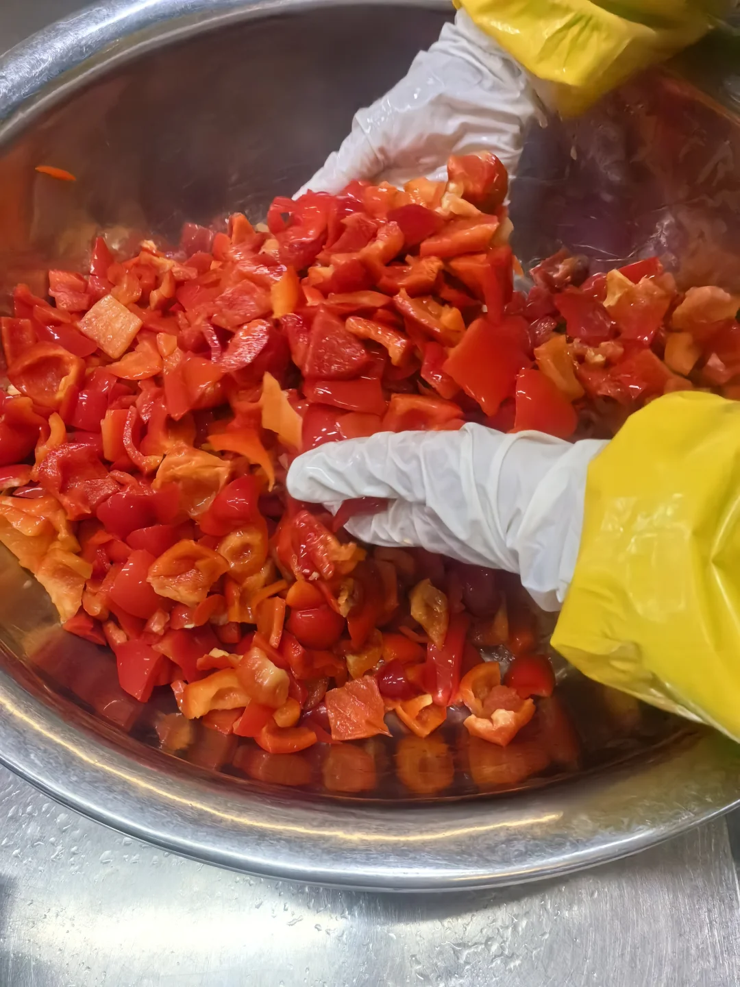 甜椒女工上线|直击工厂生产一线实拍?