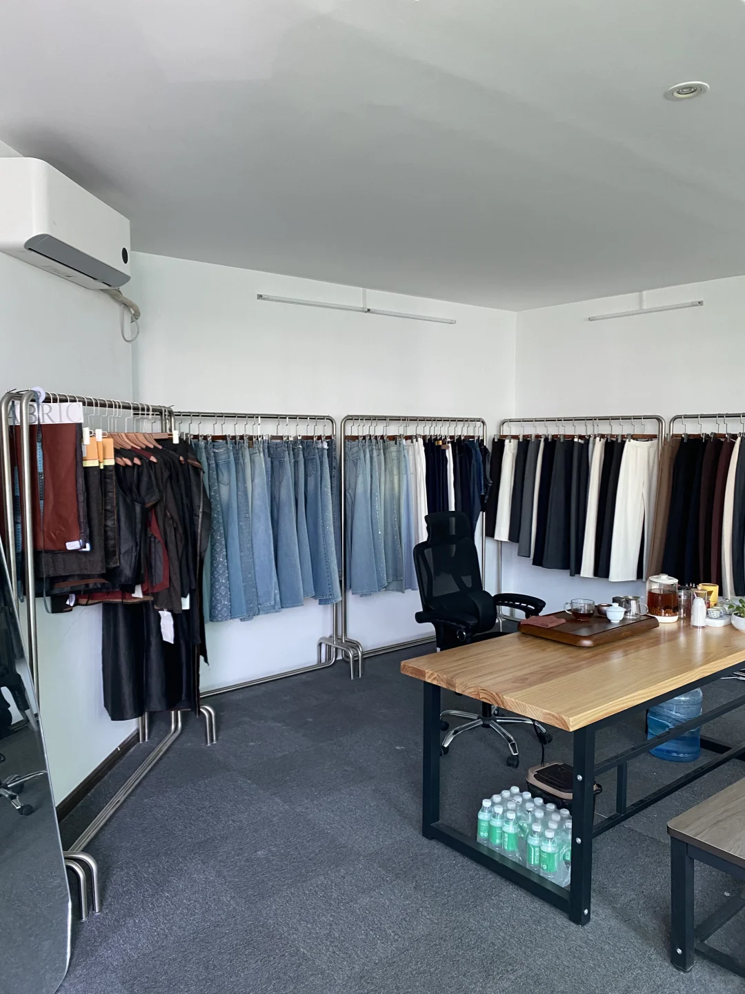 专注一二线品质的广州服装加工厂