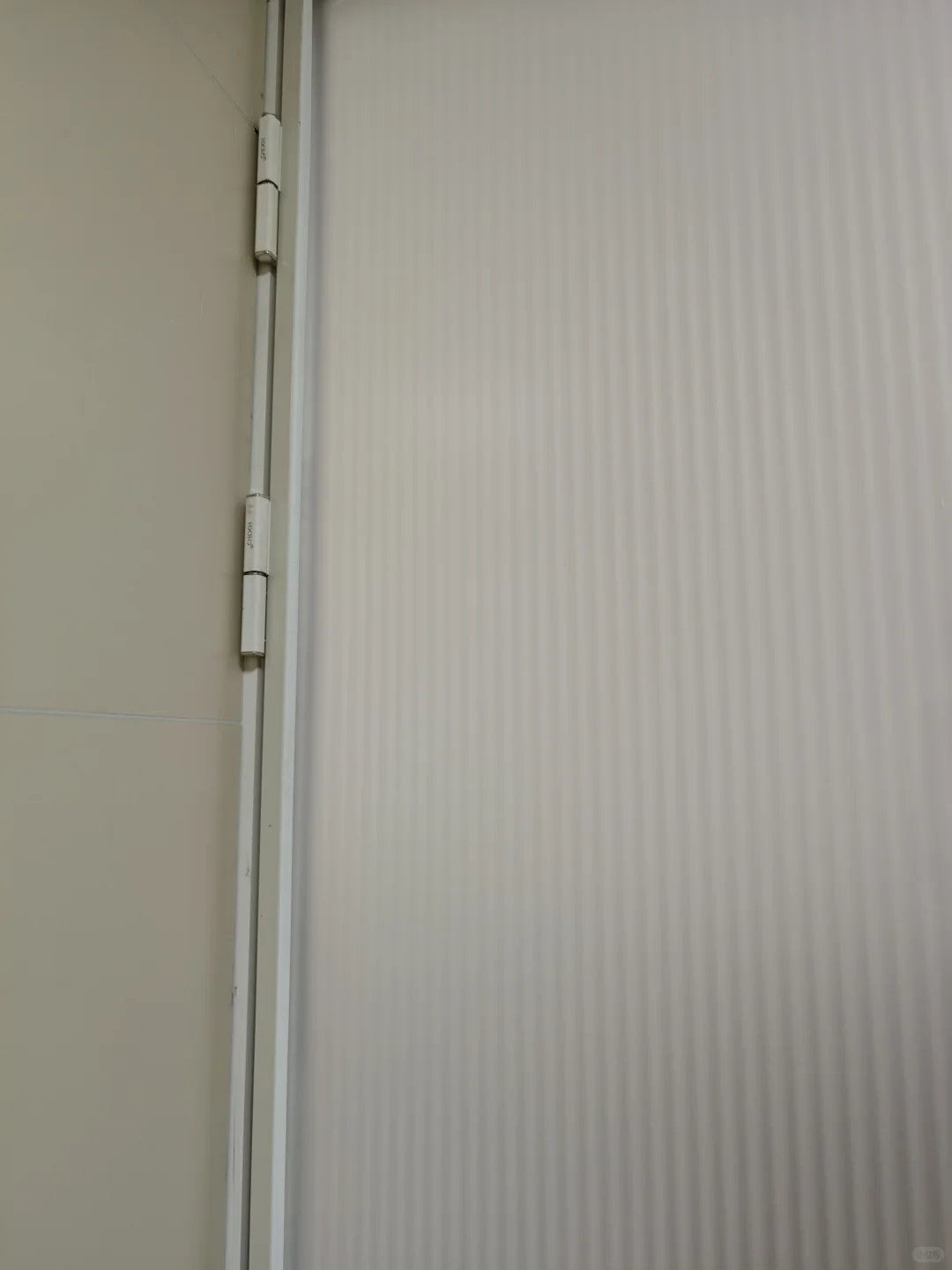 看我6百装的磨砂白玻璃门