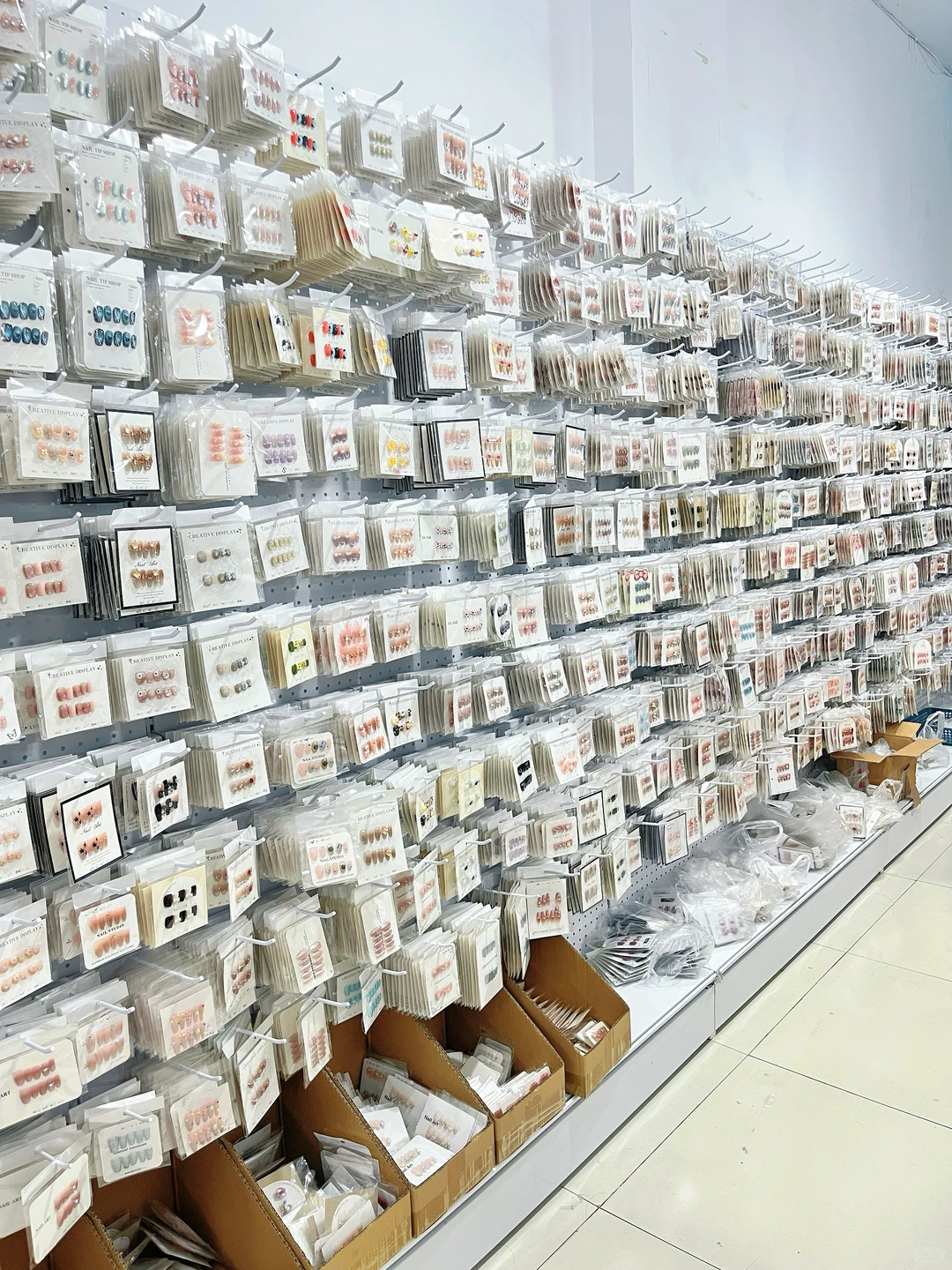 纯手工穿戴甲源头批发工厂！挑花眼了?